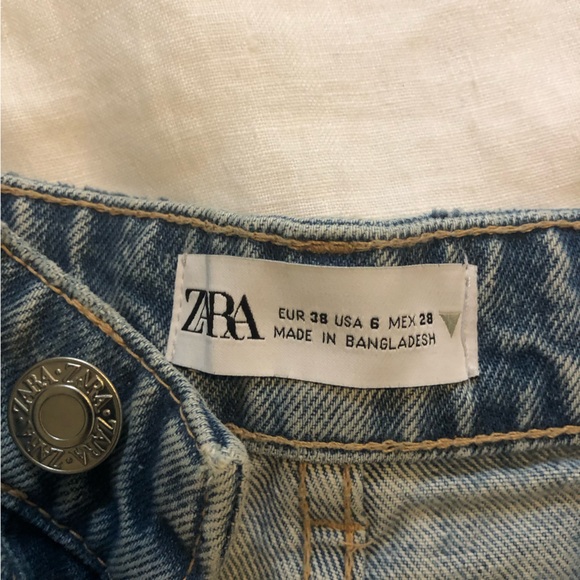 Zara Highwaisted Jean Shorts - Picture 3 of 3